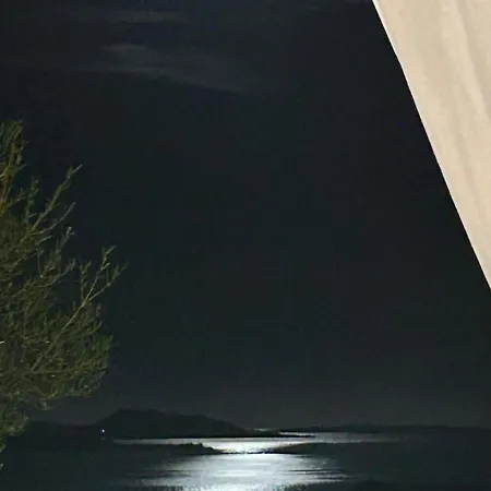 Spectacular View Of The Maddalena Islands アパート *
